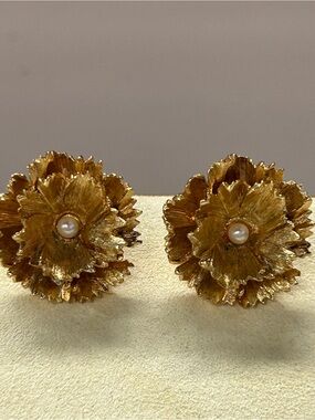 Vintage Boucher Carnation earrings